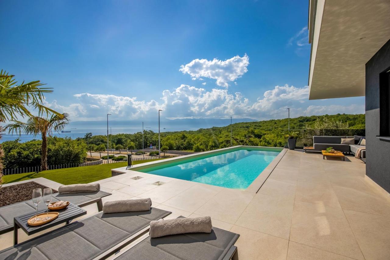Villa Ameli Apartment With Swimming Pool Fiume Kültér fotó